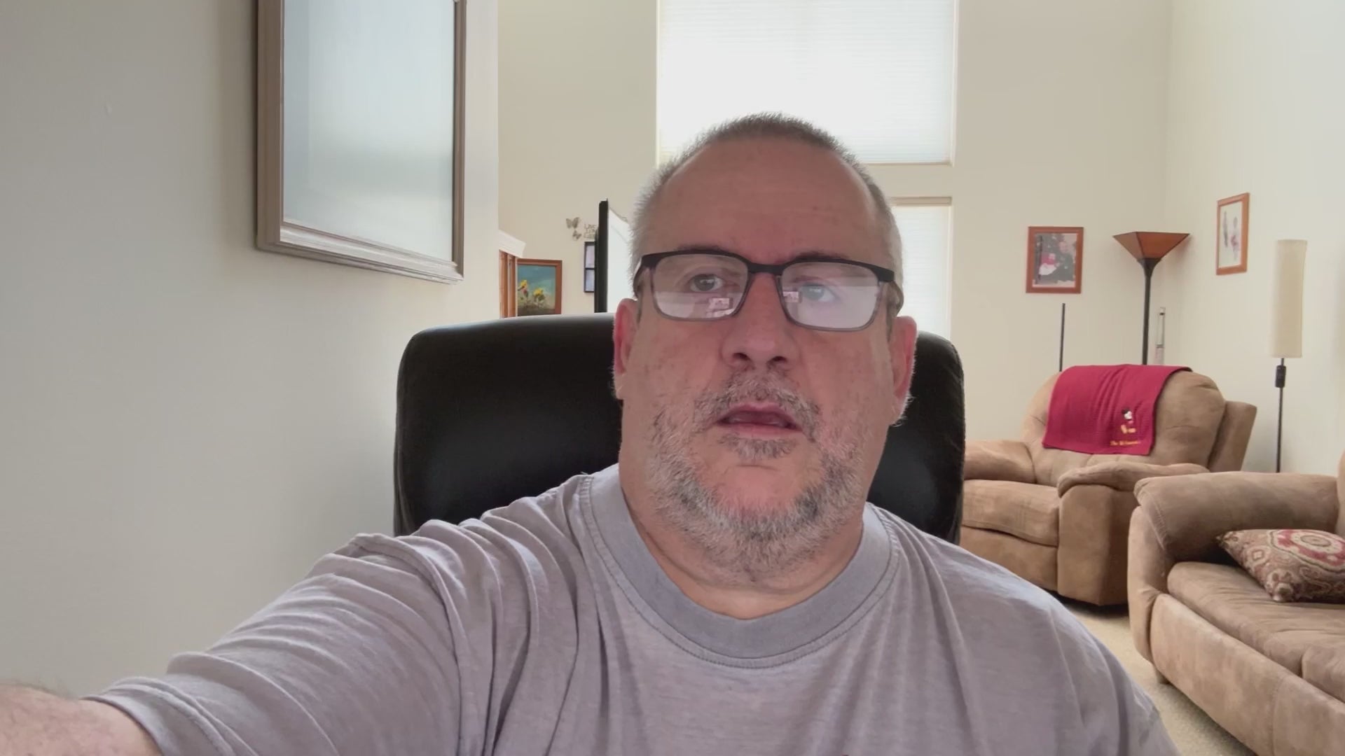 Cargar video: 